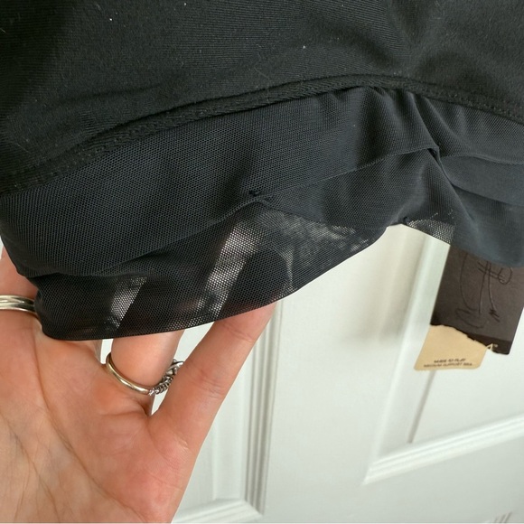 CALIA by Carrie Underwood Black Sports Bra. NWT - Picture 2 of 4